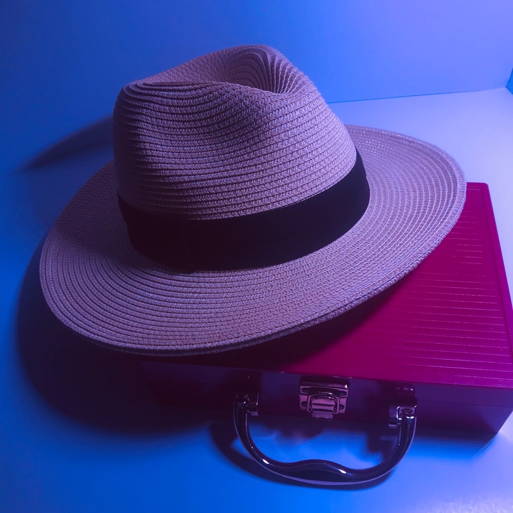 Casual straw Fedora hat, Brand: Solar Escape UV
